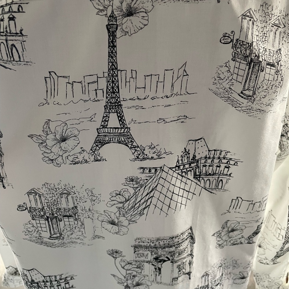 Chico’s Eiffel Tower/Paris print no-iron tunic length blouse. Sz 14. Like new! - Picture 4 of 8